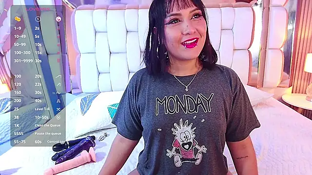 Snapshot of valkiria_moore chatting on 02-01-25, 08:05 valkiria moore online show from 02-01-25, 08:05