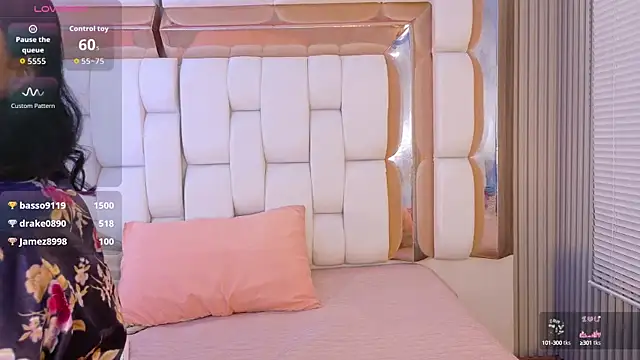 Snapshot of valkiria_moore chatting on 09-20-25, 07:59 valkiria moore online show from 09-20-25, 07:59