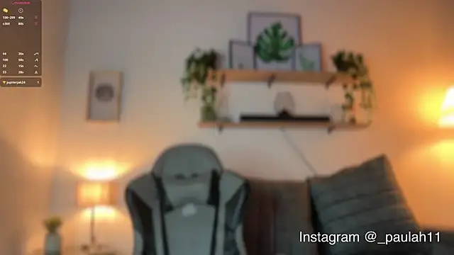 Snapshot of Paulah_x chatting on 11-14-25, 08:40 Paulah x online show from 11-14-25, 08:40