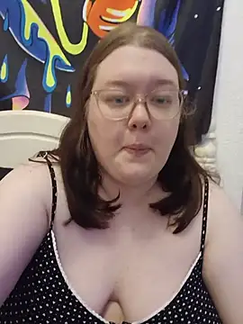 Sexycurvyemilyy online show from 07-03-26, 09:43