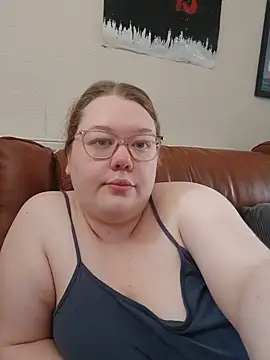 Sexycurvyemilyy online show from 07-11-26, 01:36