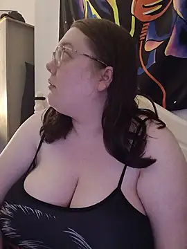 Sexycurvyemilyy online show from 07-21-26, 09:39