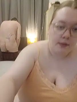 Sexycurvyemilyy online show from 07-26-26, 07:21