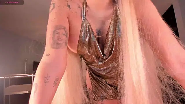 Snapshot of SophiePalmer chatting on 02-10-25, 12:39 SophiePalmer online show from 02-10-25, 12:39