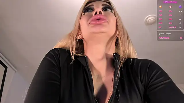 Snapshot of SophiePalmer chatting on 02-26-25, 02:46 SophiePalmer online show from 02-26-25, 02:46