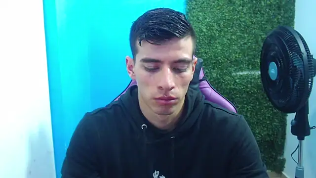 Snapshot of DEIBY_BABY chatting on 01-09-25, 08:22 DEIBY BABY online show from 01-09-25, 08:22