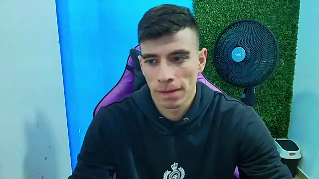 Snapshot of DEIBY_BABY chatting on 01-16-25, 10:44 DEIBY BABY online show from 01-16-25, 10:44