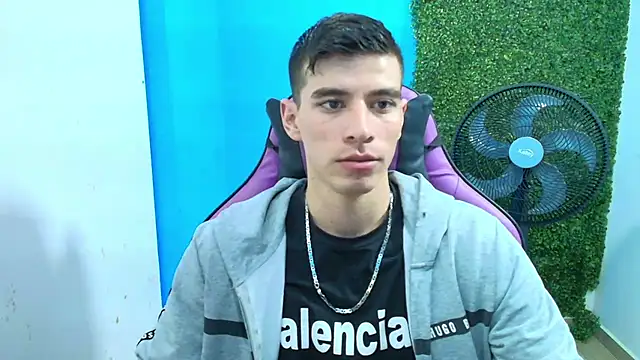 Snapshot of DEIBY_BABY chatting on 02-06-25, 12:00 DEIBY BABY online show from 02-06-25, 12:00