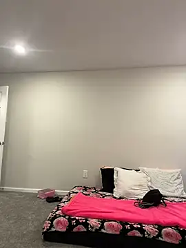 Snapshot of DominiqueX0 chatting on 02-07-25, 05:07 DominiqueX0 online show from 02-07-25, 05:07