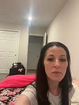 Snapshot of DominiqueX0 chatting on 02-08-25, 04:03 DominiqueX0 online show from 02-08-25, 04:03