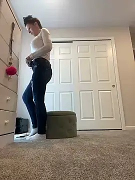 Snapshot of DominiqueX0 chatting on 02-19-25, 05:27 DominiqueX0 online show from 02-19-25, 05:27