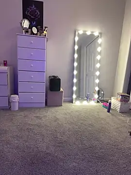 Snapshot of DominiqueX0 chatting on 03-18-25, 03:31 DominiqueX0 online show from 03-18-25, 03:31