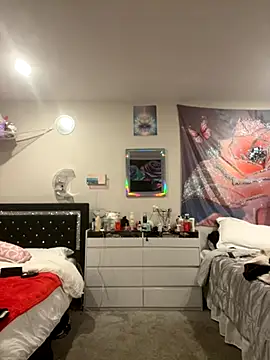 Snapshot of DominiqueX0 chatting on 09-28-25, 06:57 DominiqueX0 online show from 09-28-25, 06:57