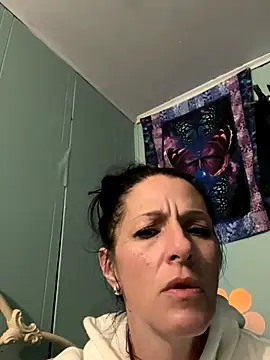 Snapshot of DominiqueX0 chatting on 10-31-25, 05:19 DominiqueX0 online show from 10-31-25, 05:19