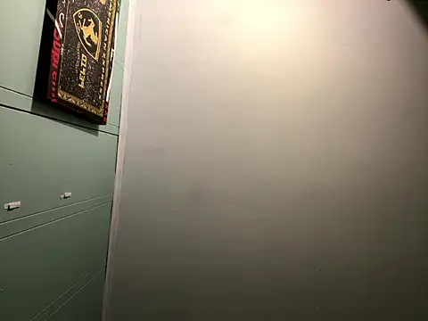 Snapshot of DominiqueX0 chatting on 12-22-25, 01:08 DominiqueX0 online show from 12-22-25, 01:08