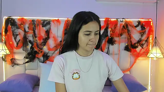 SarahSophia  online show from 10-16-25, 11:33