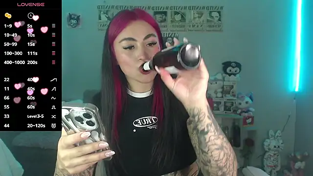 Snapshot of abbie_stone chatting on 06-20-26, 11:07 abbie stone online show from 06-20-26, 11:07