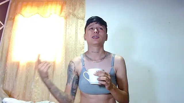 Snapshot of Tamarahryan chatting on 01-10-25, 03:06 Tamarahryan online show from 01-10-25, 03:06