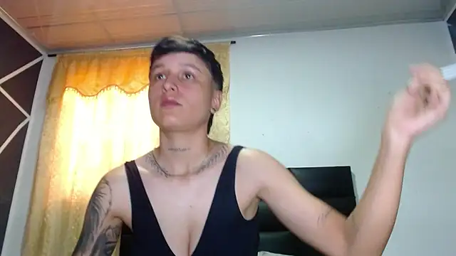 Snapshot of Tamarahryan chatting on 02-06-25, 04:58 Tamarahryan online show from 02-06-25, 04:58