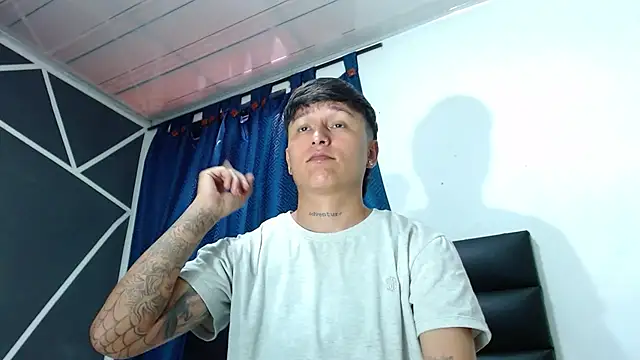 Snapshot of Tamarahryan chatting on 10-08-25, 01:20 Tamarahryan online show from 10-08-25, 01:20