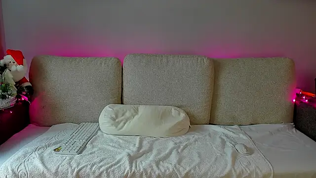 bellahot77 online show from 12-21-25, 10:44