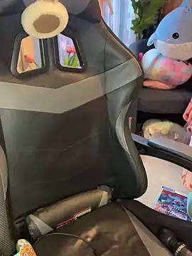 LaPetitechienne1 online show from 02-13-25, 07:45