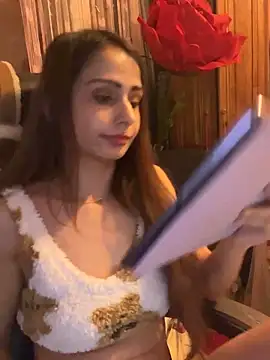 LaPetitechienne1 online show from 02-14-25, 10:58