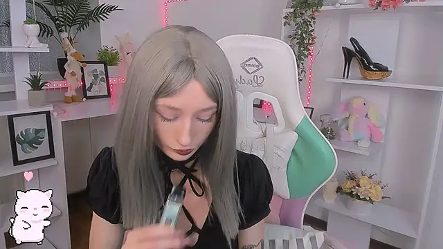 Katia Kim online show from 10-27-25, 07:01