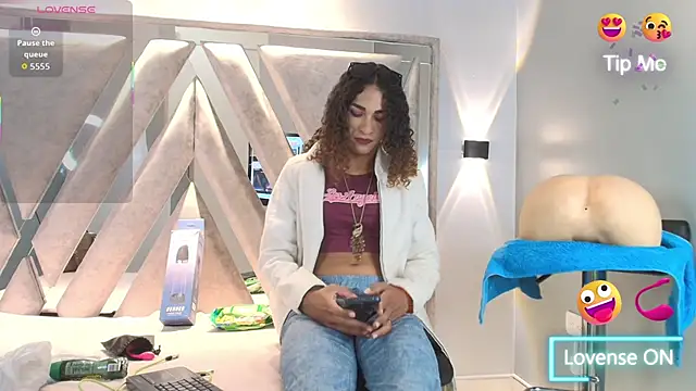 StefanyMiler online show from 10-18-25, 08:09