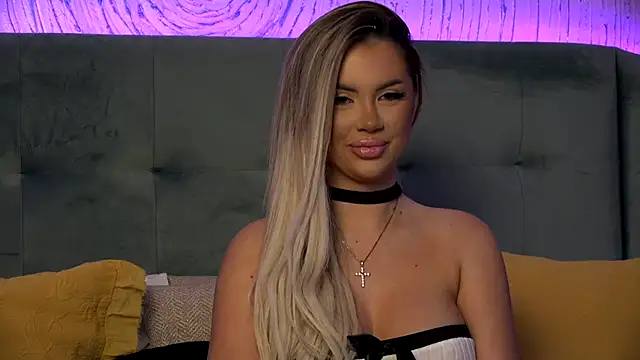 Snapshot of IvyRubens chatting on 02-11-25, 09:31 IvyRubens online show from 02-11-25, 09:31