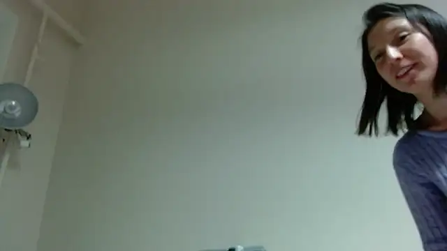 Snapshot of Sophi_Cute chatting on 02-10-25, 04:25 Sophi Cute online show from 02-10-25, 04:25