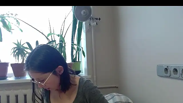 Snapshot of Sophi_Cute chatting on 02-17-25, 01:42 Sophi Cute online show from 02-17-25, 01:42