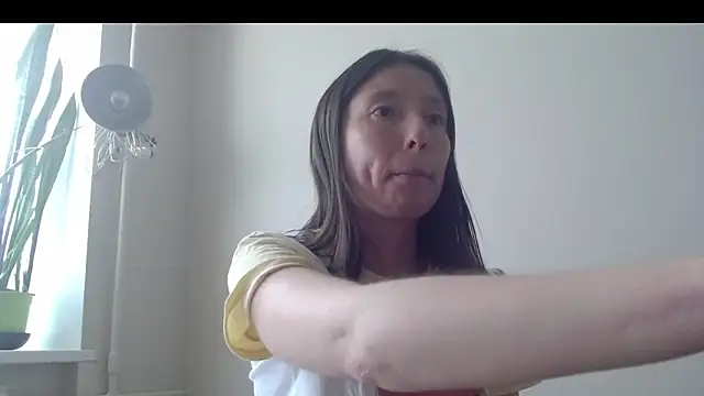 Snapshot of Sophi_Cute chatting on 03-17-25, 02:45 Sophi Cute online show from 03-17-25, 02:45