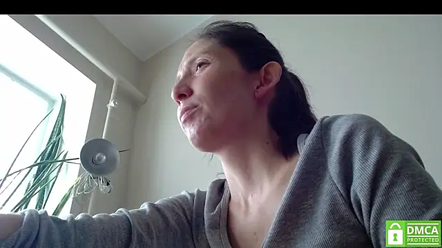 Snapshot of Sophi_Cute chatting on 09-13-25, 08:36 Sophi Cute online show from 09-13-25, 08:36