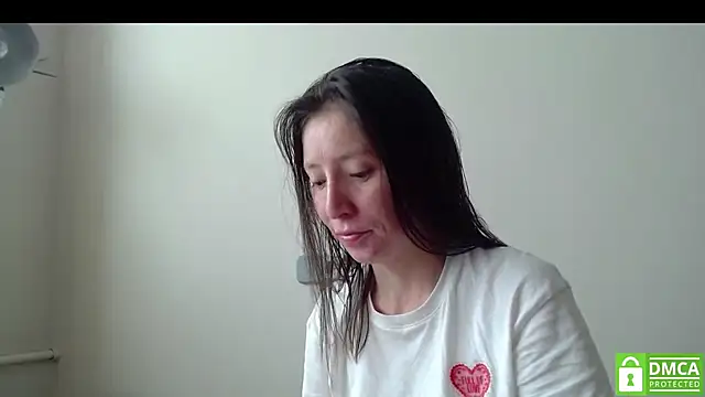 Snapshot of Sophi_Cute chatting on 09-29-25, 05:56 Sophi Cute online show from 09-29-25, 05:56