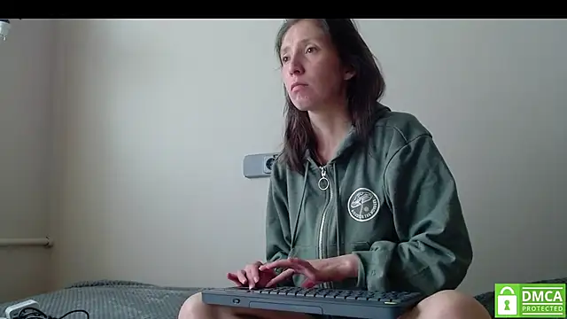 Snapshot of Sophi_Cute chatting on 09-30-25, 10:42 Sophi Cute online show from 09-30-25, 10:42