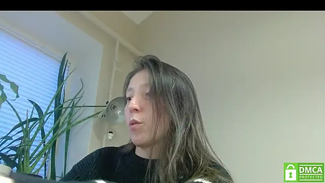 Snapshot of Sophi_Cute chatting on 11-12-25, 02:06 Sophi Cute online show from 11-12-25, 02:06