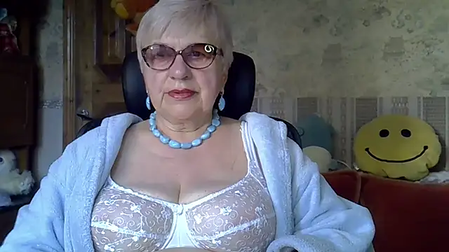 Snapshot of SweetCherry27 chatting on 04-22-26, 04:04 SweetCherry27 online show from 04-22-26, 04:04