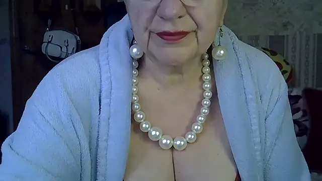 Snapshot of SweetCherry27 chatting on 05-10-26, 04:06 SweetCherry27 online show from 05-10-26, 04:06