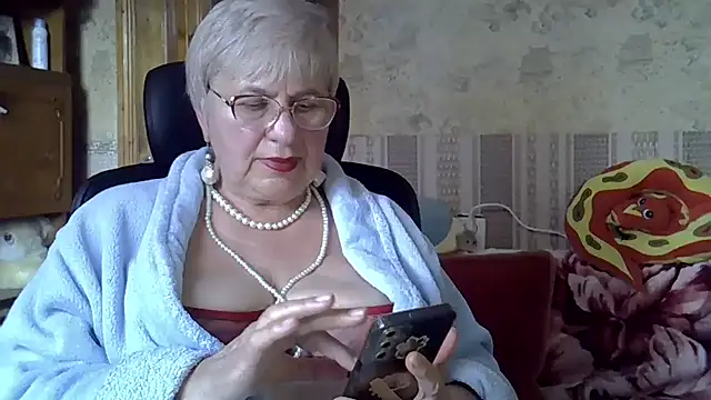 Snapshot of SweetCherry27 chatting on 05-11-26, 04:15 SweetCherry27 online show from 05-11-26, 04:15