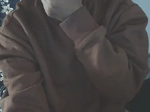 Snapshot of Supriya201 chatting on 11-04-25, 07:29 Supriya201 online show from 11-04-25, 07:29