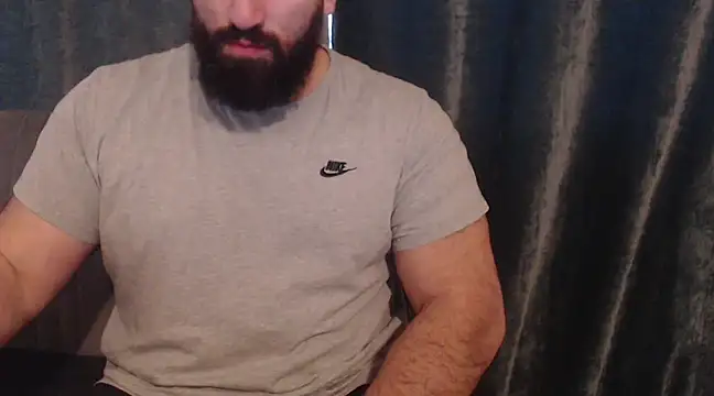 hugemachohandsome online show from 01-29-25, 09:44