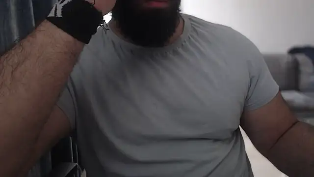 hugemachohandsome online show from 10-05-25, 08:23