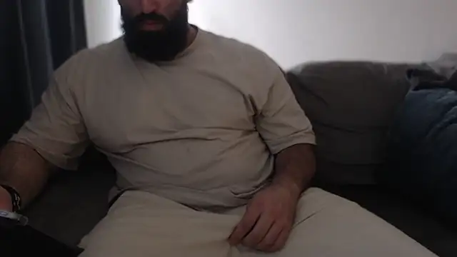 hugemachohandsome online show from 12-14-25, 11:37