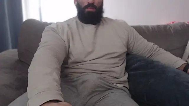 hugemachohandsome online show from 12-21-25, 10:44