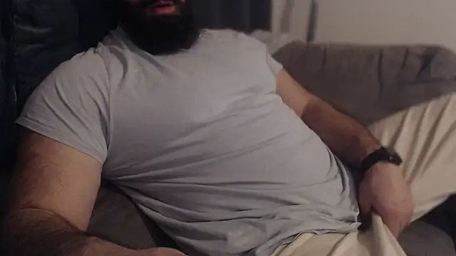 hugemachohandsome online show from 02-08-26, 09:51