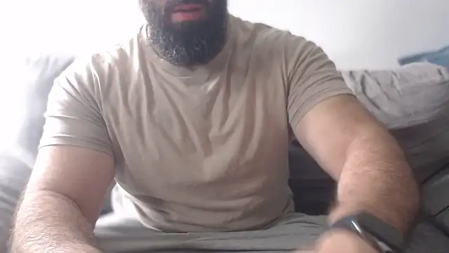 Snapshot of hugemachohandsome chatting on 06-17-26, 07:55 hugemachohandsome online show from 06-17-26, 07:55