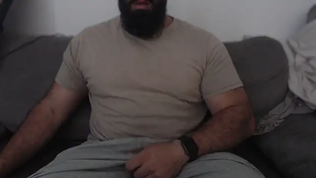 Snapshot of hugemachohandsome chatting on 06-24-26, 06:23 hugemachohandsome online show from 06-24-26, 06:23