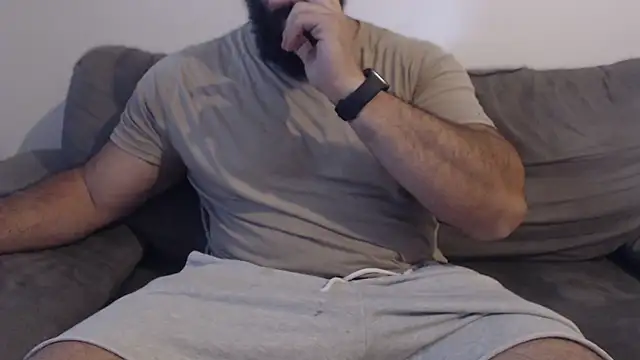 Snapshot of hugemachohandsome chatting on 07-06-26, 06:43 hugemachohandsome online show from 07-06-26, 06:43