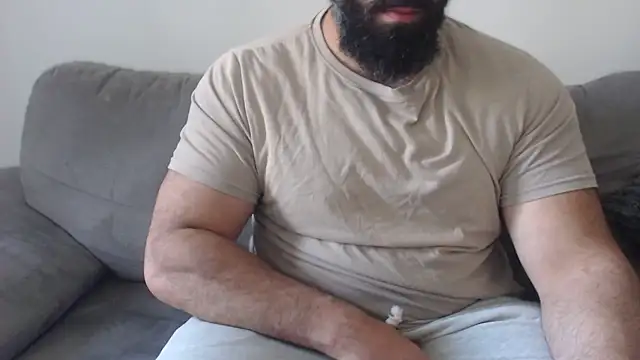 Snapshot of hugemachohandsome chatting on 07-14-26, 07:35 hugemachohandsome online show from 07-14-26, 07:35
